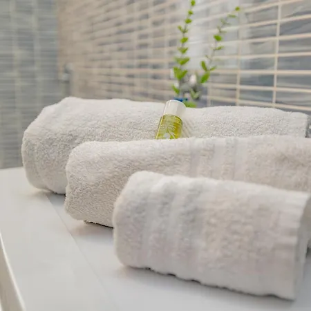 Apartment Sweethomesaronno-a 20 Minuti Da Milano *